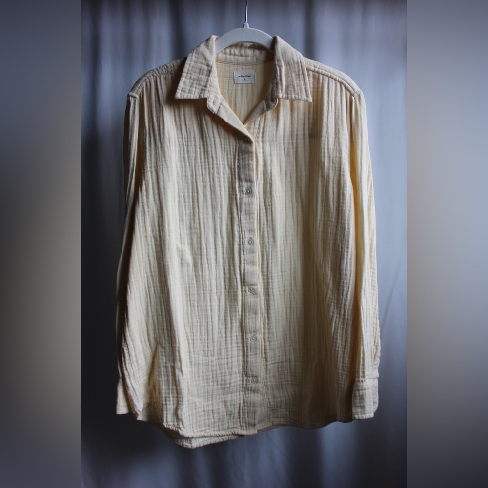 Aritzia, Wilfred Free, Long Sleeve Button-Down Shirt, Yellow, Size: XS.